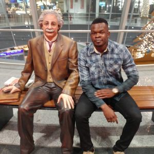 Meet your Posher, Levi